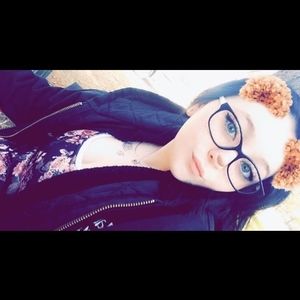 Meet your Posher, Alexa mae